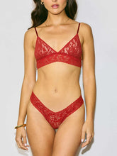 Load image into Gallery viewer, Hanky Panky O/S Low Rise Signature Lace Thong Solid Colors