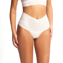 Load image into Gallery viewer, Hanky Panky O/S Retro Thong Signature Lace Prints