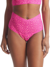 Load image into Gallery viewer, Hanky Panky O/S Retro Thong Signature Lace Prints
