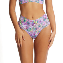 Load image into Gallery viewer, Hanky Panky O/S Retro Thong Signature Lace Prints