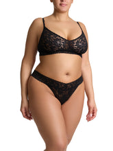 Load image into Gallery viewer, Hanky Panky Signature Lace *Plus* Original Rise Thong