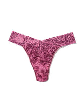 Load image into Gallery viewer, Hanky Panky O/S High/Original Rise Signature Lace Thong Prints