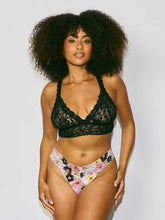 Load image into Gallery viewer, Hanky Panky O/S High/Original Rise Signature Lace Thong Prints