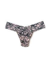 Load image into Gallery viewer, Hanky Panky O/S Low Rise Signature Lace Thong Prints
