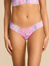 Load image into Gallery viewer, Hanky Panky O/S Low Rise Signature Lace Thong Prints