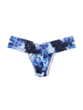 Load image into Gallery viewer, Hanky Panky O/S Low Rise Signature Lace Thong Prints