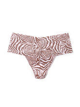 Load image into Gallery viewer, Hanky Panky O/S Retro Thong *Plus* Signature Lace Prints