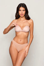 Load image into Gallery viewer, BOOMBA Magic Padded Sticky Bra