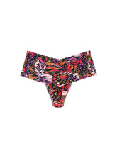 Load image into Gallery viewer, Hanky Panky O/S Retro Thong Signature Lace Prints