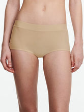 Load image into Gallery viewer, Chantelle Seamless SoftStretch Boyshort