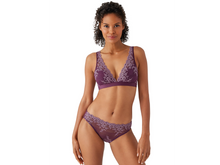 Load image into Gallery viewer, Wacoal Lace Embrace Non-Underwire Racerback Bralette