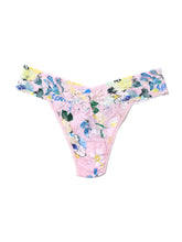Load image into Gallery viewer, Hanky Panky O/S High/Original Rise Signature Lace Thong Prints