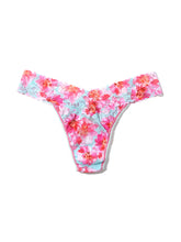 Load image into Gallery viewer, Hanky Panky O/S High/Original Rise Signature Lace Thong Prints