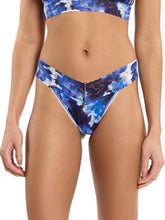 Load image into Gallery viewer, Hanky Panky O/S High/Original Rise Signature Lace Thong Prints