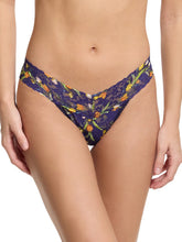 Load image into Gallery viewer, Hanky Panky O/S Low Rise Signature Lace Thong Prints