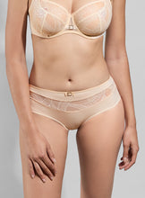 Load image into Gallery viewer, Empreinte Gustave Antique Ivory Matching Shorty