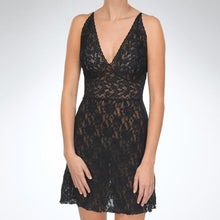 Load image into Gallery viewer, Hanky Panky Retro Plunge Signature Lace Chemise