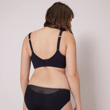 Load image into Gallery viewer, Simone Perele Harmony Underwire J-Hook Sports Bra