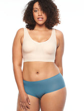 Load image into Gallery viewer, Chantelle Seamless V-Back Padded Non-Underwire Bralette