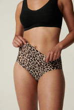 Load image into Gallery viewer, Chantelle Seamless SoftStretch Full Brief