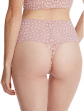 Load image into Gallery viewer, Hanky Panky O/S Retro Thong Signature Lace Prints