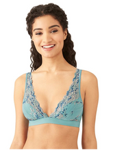Load image into Gallery viewer, Wacoal Lace Embrace Non-Underwire Racerback Bralette