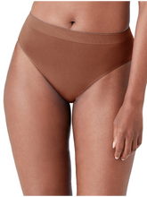 Load image into Gallery viewer, Wacoal B-Smooth Seamless Hi-Cut Brief