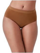 Load image into Gallery viewer, Wacoal B-Smooth Seamless Full Brief Panty