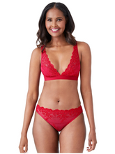 Load image into Gallery viewer, Wacoal Lace Embrace Non-Underwire Racerback Bralette