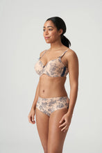 Load image into Gallery viewer, Prima Donna Twist FW22 Matama Light Tan Padded Heartshape Underwire Bra