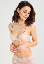 Load image into Gallery viewer, Chantelle Champs Elysees Memory Foam Convertible Straps Underwire Bra