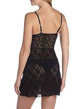 Load image into Gallery viewer, Hanky Panky Retro Plunge Signature Lace Chemise