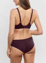 Load image into Gallery viewer, Empreinte FW26 Tess Amethyst Matching Shorty
