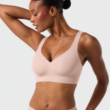 Load image into Gallery viewer, Evelyn &amp; Bobbie Evelyn Wireless Bra
