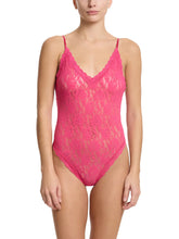 Load image into Gallery viewer, Hanky Panky Signature Lace Thong Back Bodysuit
