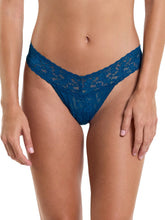 Load image into Gallery viewer, Hanky Panky O/S Low Rise Signature Lace Thong Solid Colors
