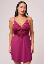 Load image into Gallery viewer, Montelle Vixen Bust Chemise
