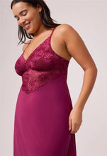 Load image into Gallery viewer, Montelle Vixen Bust Chemise
