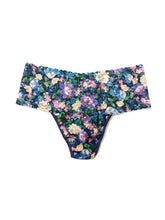 Load image into Gallery viewer, Hanky Panky O/S Retro Thong *Plus* Signature Lace Prints
