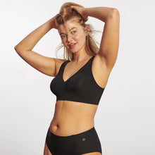 Load image into Gallery viewer, Evelyn &amp; Bobbie Evelyn Wireless Bra
