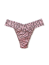 Load image into Gallery viewer, Hanky Panky O/S High/Original Rise Signature Lace Thong Prints
