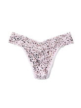 Load image into Gallery viewer, Hanky Panky O/S High/Original Rise Signature Lace Thong Prints
