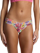 Load image into Gallery viewer, Hanky Panky O/S Low Rise Signature Lace Thong Prints
