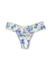 Load image into Gallery viewer, Hanky Panky O/S Low Rise Signature Lace Thong Prints
