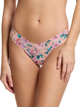 Load image into Gallery viewer, Hanky Panky O/S Low Rise Signature Lace Thong Prints
