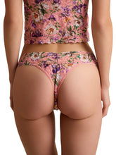 Load image into Gallery viewer, Hanky Panky O/S Low Rise Signature Lace Thong Prints
