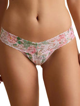 Load image into Gallery viewer, Hanky Panky O/S Low Rise Signature Lace Thong Prints
