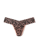 Load image into Gallery viewer, Hanky Panky O/S Low Rise Signature Lace Thong Prints
