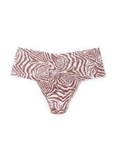 Load image into Gallery viewer, Hanky Panky O/S Retro Thong Signature Lace Prints
