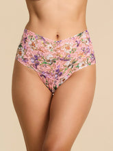 Load image into Gallery viewer, Hanky Panky O/S Retro Thong Signature Lace Prints
